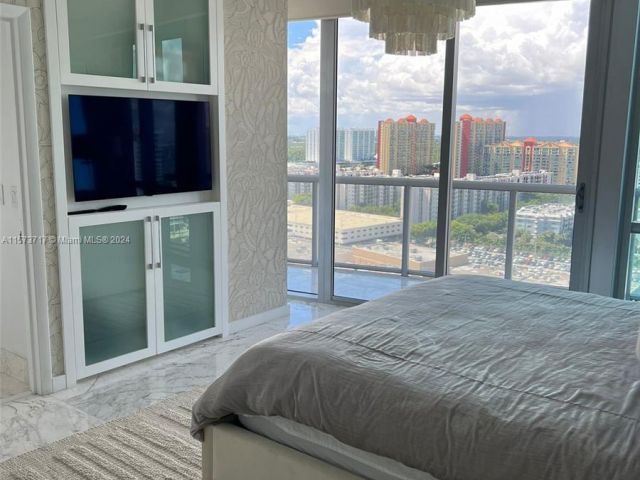 Apartment for rent  Unit #2008 - photo 5560344