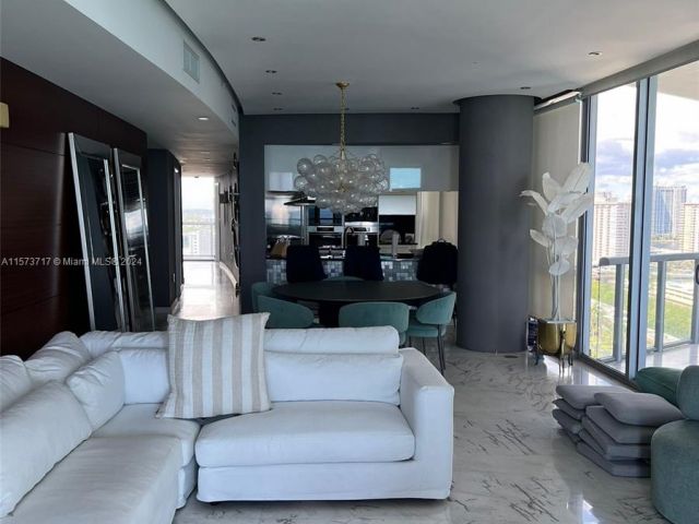 Apartment for rent  Unit #2008 - photo 5560368