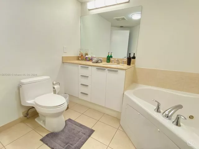 2-bedroom condo for rent in Sunny Isles Beach - 16699 Collins Ave 3009 - MondialRealty