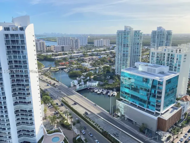 2-bedroom condo for rent in Sunny Isles Beach - 16699 Collins Ave 3009 - MondialRealty
