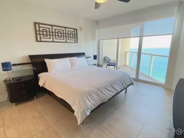 2-bedroom condo for rent in Sunny Isles Beach - 16699 Collins Ave 3009 - MondialRealty