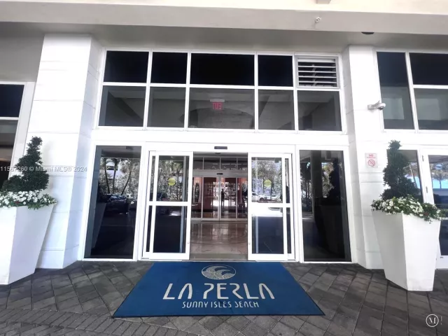 2-bedroom condo for rent in Sunny Isles Beach - 16699 Collins Ave 3009 - MondialRealty