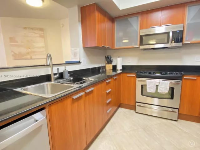 2-bedroom condo for rent in Sunny Isles Beach - 16699 Collins Ave 3009 - MondialRealty