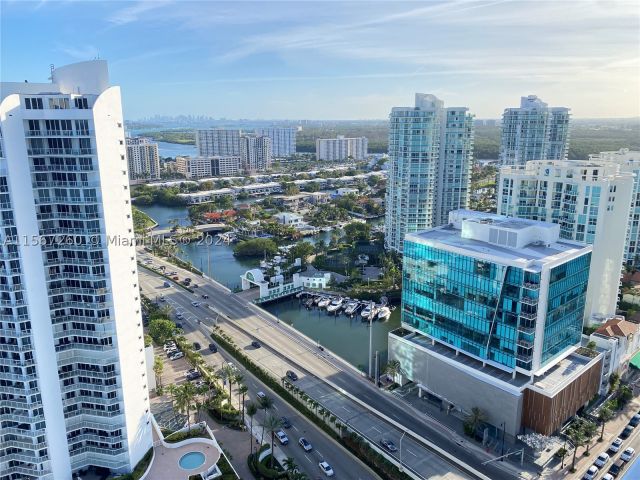 2-bedroom condo for rent in Sunny Isles Beach - 16699 Collins Ave 3009 - MondialRealty