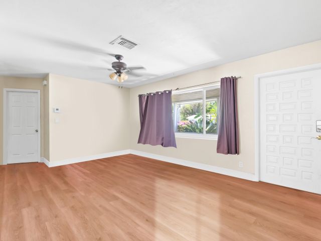Home for sale at 137 NW 7th Street - photo 5309509