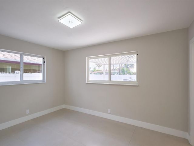 Home for sale at 1104 N 13th Ter - photo 5313998