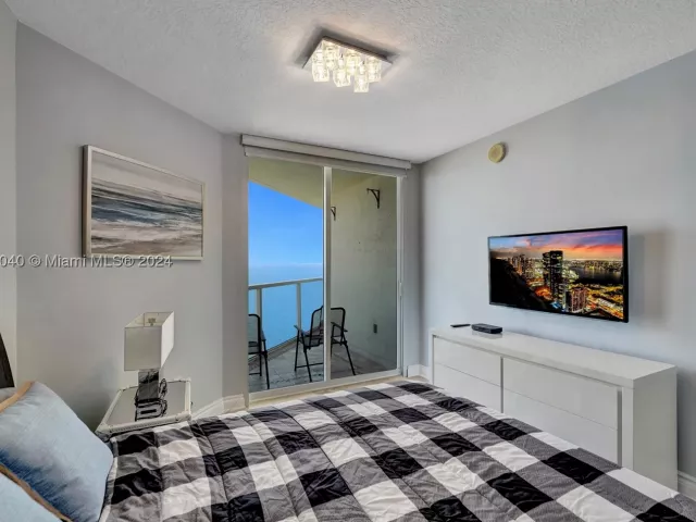 2-bedroom condo for rent in Sunny Isles Beach - 16699 Collins Ave 4106 - MondialRealty