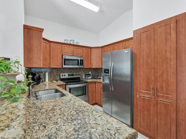 Home for sale at 1218 SW 46th Ave - photo 5308971