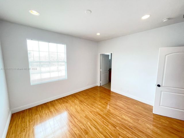 Home for rent at 2307 Washington St 4 - photo 5316218