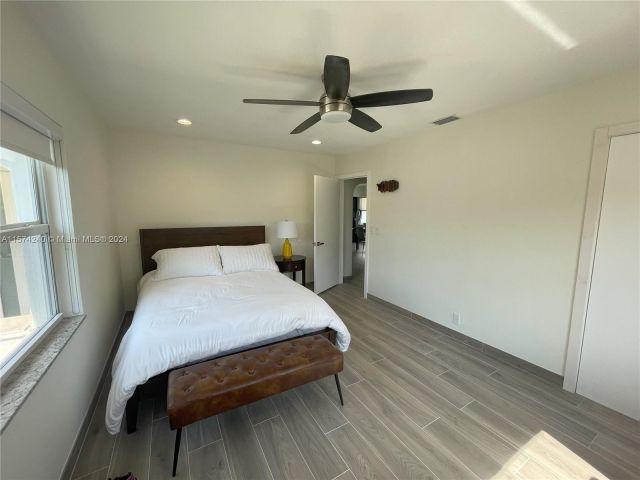 Home for rent at 1521 Moffett St 0 - photo 5320746