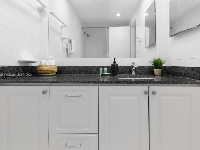 Apartment for sale  Unit #822 - photo 5409131