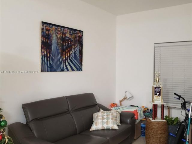 Home for rent at 1085 SW 143rd Ave 1207 - photo 5311747