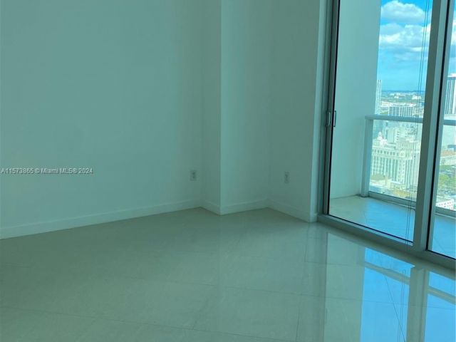 Apartment for rent  Unit #PH-3905 - photo 5312259