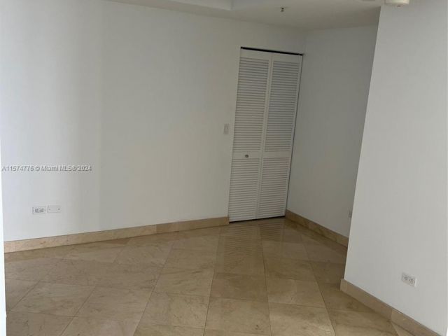 Apartment for rent  Unit #3002 - photo 5336685