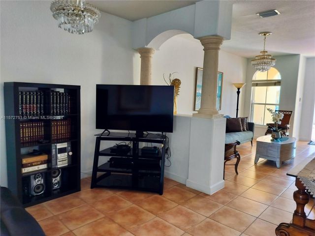 Home for sale at 953 SW 149th Ct - photo 5315877