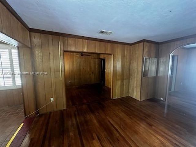 Home for rent at 2325 Swanson Ave 0 - photo 5316713