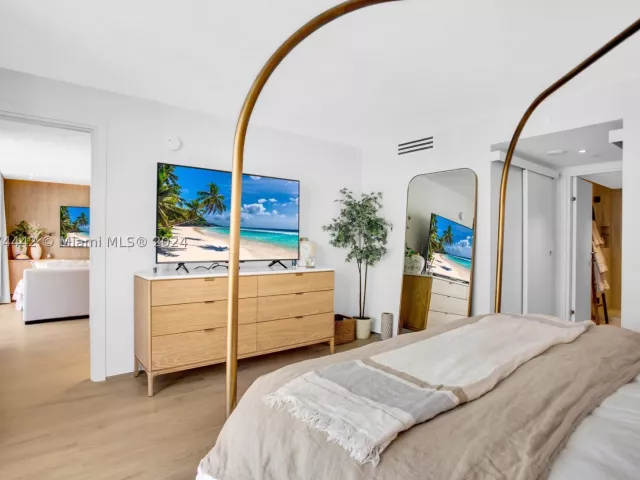 2-bedroom condo for sale in Surfside - 9195 Collins Ave 903 - MondialRealty