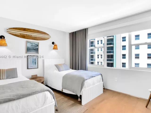 2-bedroom condo for sale in Surfside - 9195 Collins Ave 903 - MondialRealty