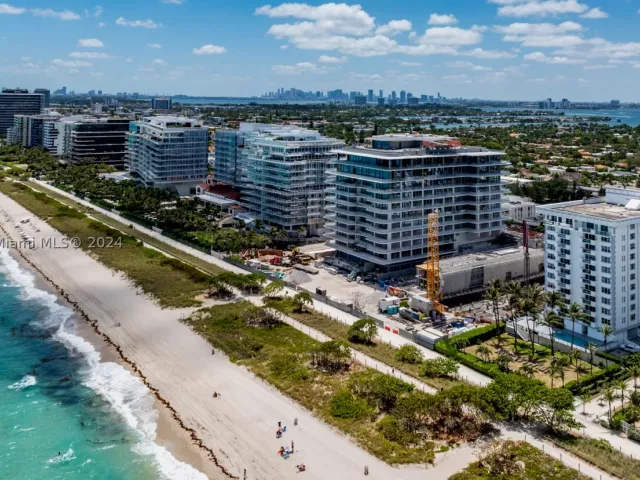 2-bedroom condo for sale in Surfside - 9195 Collins Ave 903 - MondialRealty