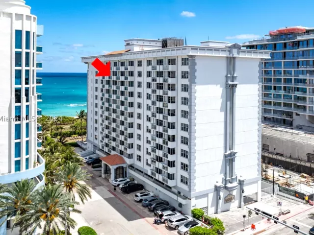 2-bedroom condo for sale in Surfside - 9195 Collins Ave 903 - MondialRealty