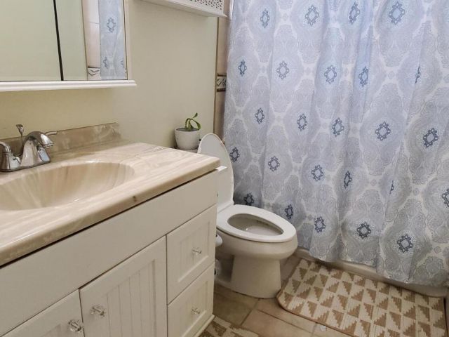 Home for rent at 6541 NW 33 Avenue - photo 5330477
