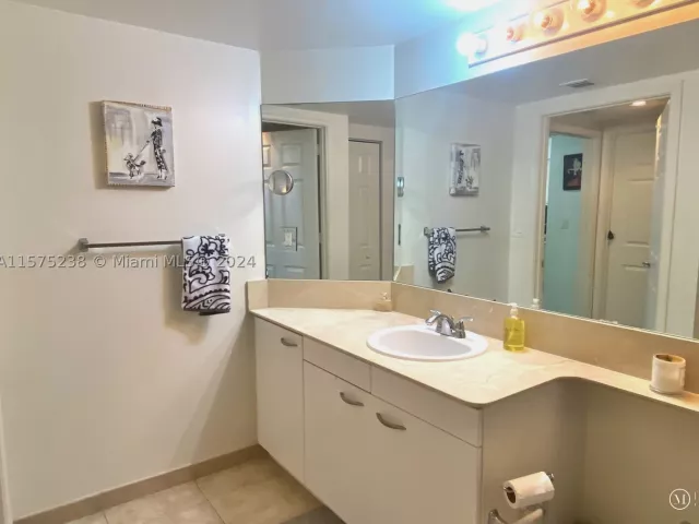 2-bedroom condo for rent in Hallandale Beach - 2080 S Ocean Dr 401 - MondialRealty