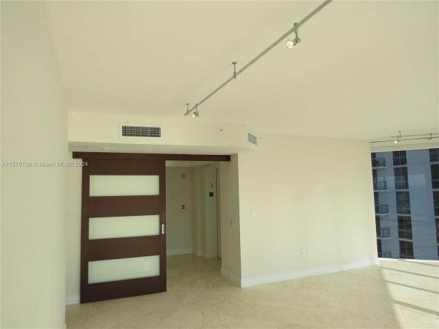Apartment for sale  Unit #1702 - photo 5319933