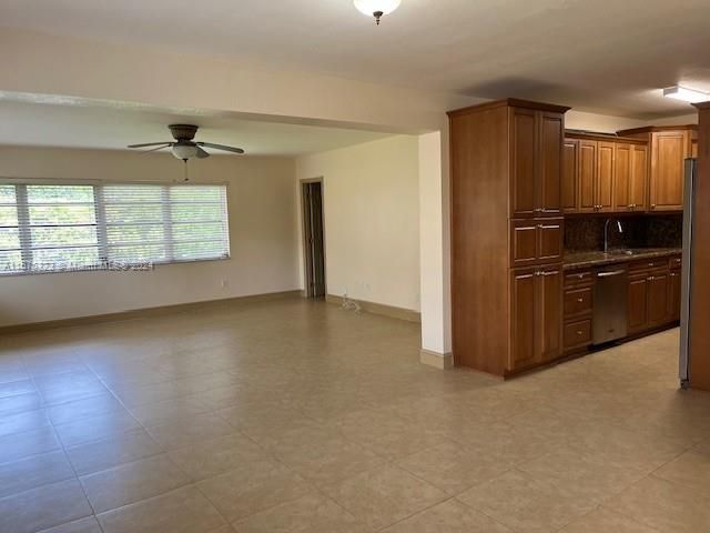Home for rent at 1107 N 14th Ave - photo 5317236