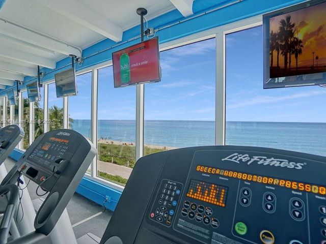 condo for sale in Miami Beach - 5401 Collins Ave 209 - MondialRealty