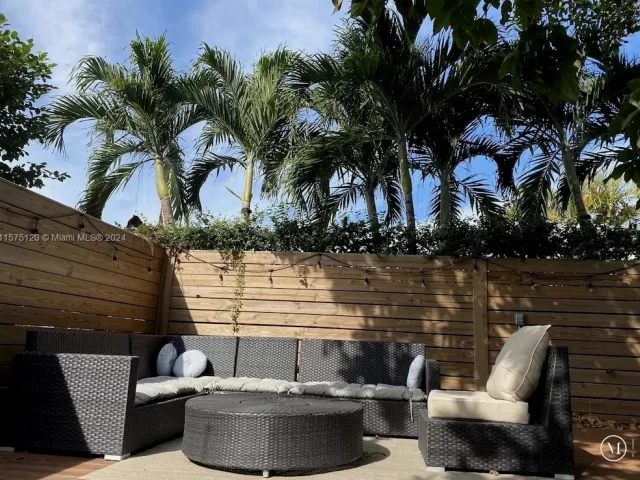 3-bedroom home for sale in Miami -  - MondialRealty