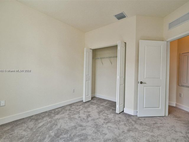Home for rent at 4589 NW 83rd Path 4589 - photo 5326468
