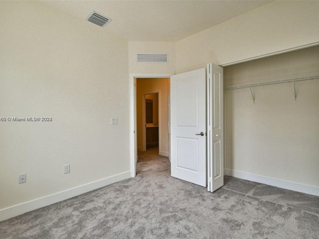 Home for rent at 4589 NW 83rd Path 4589 - photo 5326470
