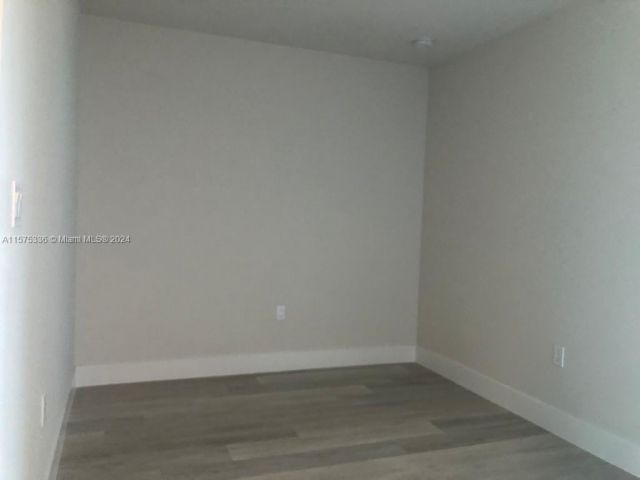 Home for rent at 2505 NE 193rd St 4209 - photo 5319074