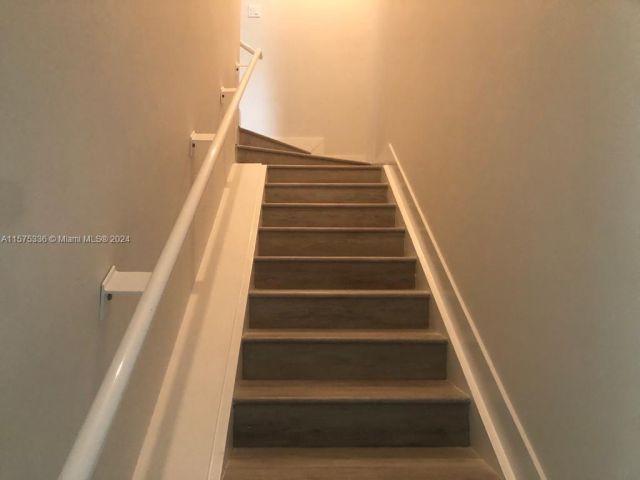 Home for rent at 2505 NE 193rd St 4209 - photo 5319076