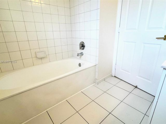 Home for rent at 17351 NW 7th Ave 1109 - photo 5321603