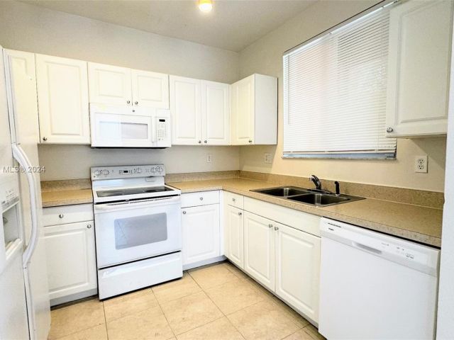 Home for rent at 17351 NW 7th Ave 1109 - photo 5321610
