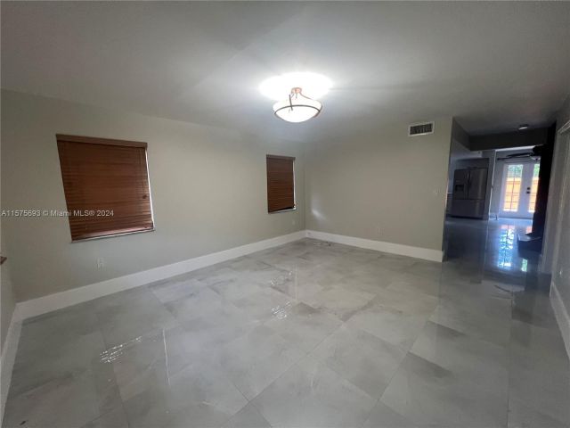 Home for rent at 7821 SW 100th St 7821 - photo 5319006