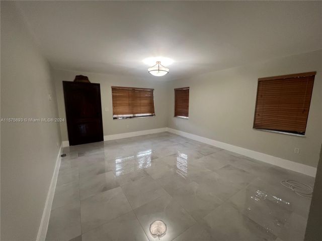 Home for rent at 7821 SW 100th St 7821 - photo 5319017