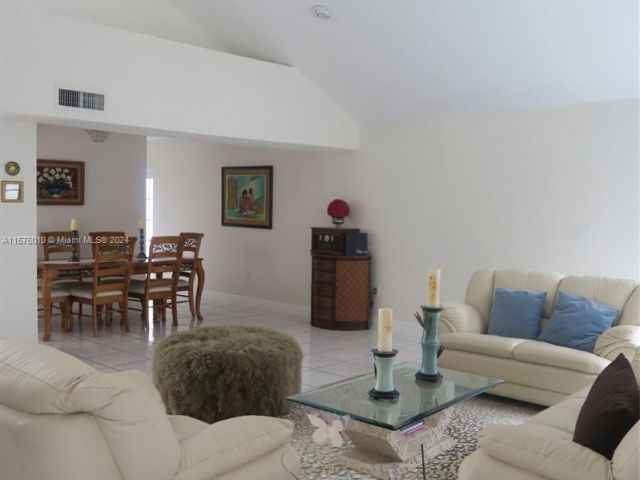 Home for sale at 11824 SW 105th Ter - photo 5320339
