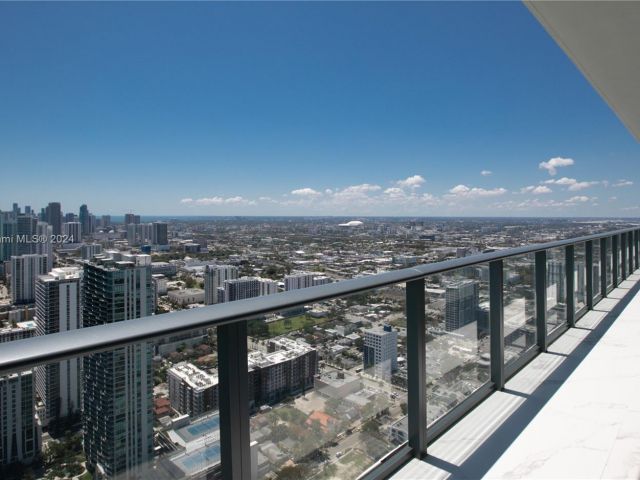 Apartment for sale  Unit #PH5101 - photo 5335038