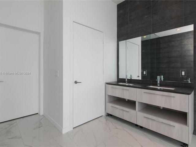 Apartment for sale  Unit #PH5101 - photo 5335047