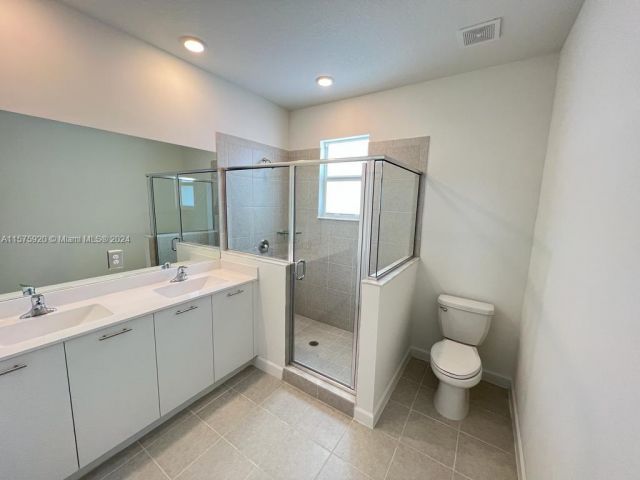 Home for sale at 12958 NW 23rd Pl 12958 - photo 5322455