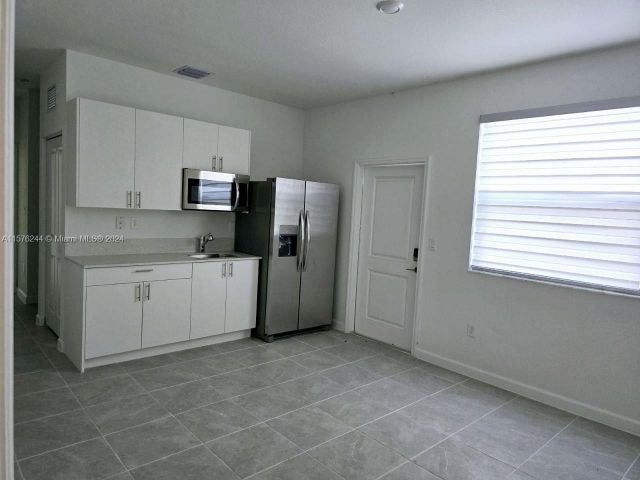 Home for rent at 14808 SW 163rd Ter . - photo 5327457