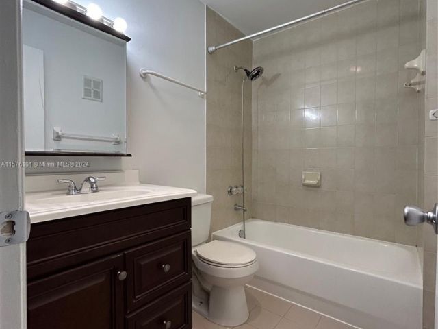 Home for sale at 4726 SW 67th Ave F7 - photo 5415424