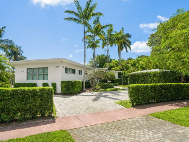 Home for sale at 1000 N Shore Dr - photo 5323792