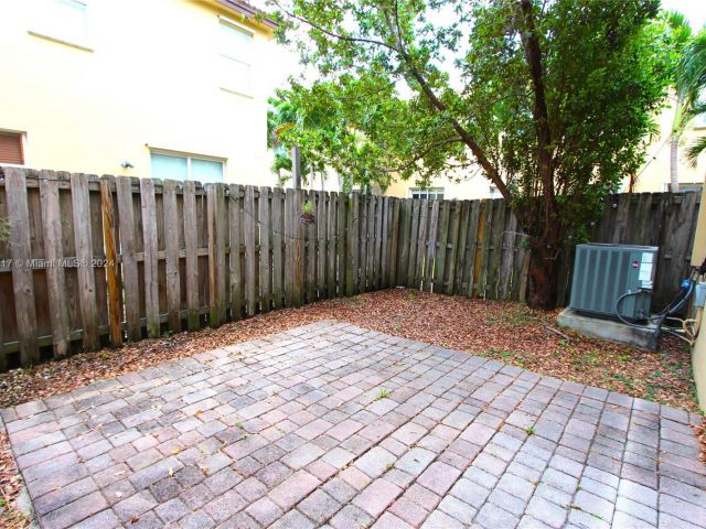 Home for rent at 8765 NW 112th Path 8765 - photo 5324879