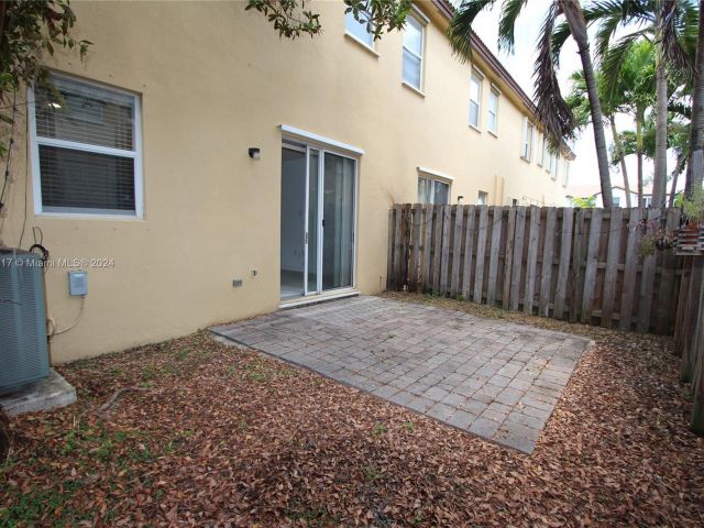 Home for rent at 8765 NW 112th Path 8765 - photo 5324881