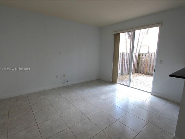 Home for rent at 8765 NW 112th Path 8765 - photo 5324882