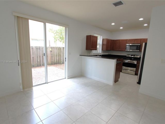 Home for rent at 8765 NW 112th Path 8765 - photo 5324883