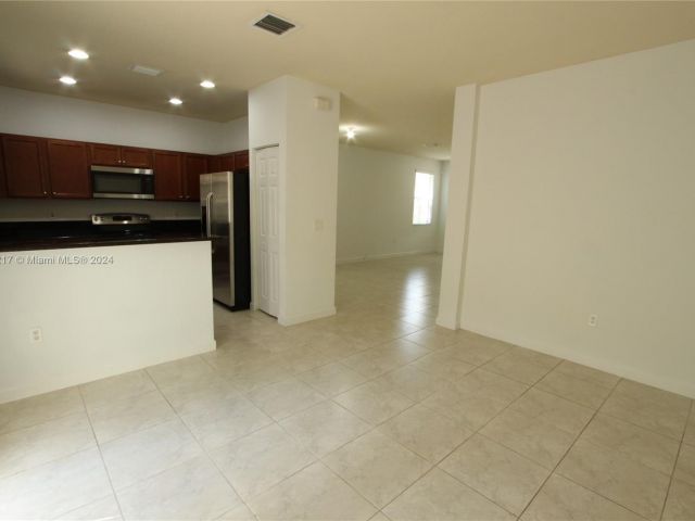 Home for rent at 8765 NW 112th Path 8765 - photo 5324887
